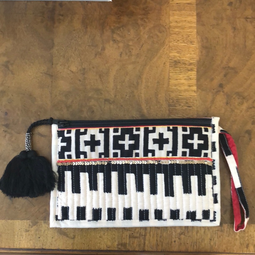 Rhapsodia Wristlet - Picture 1 of 4